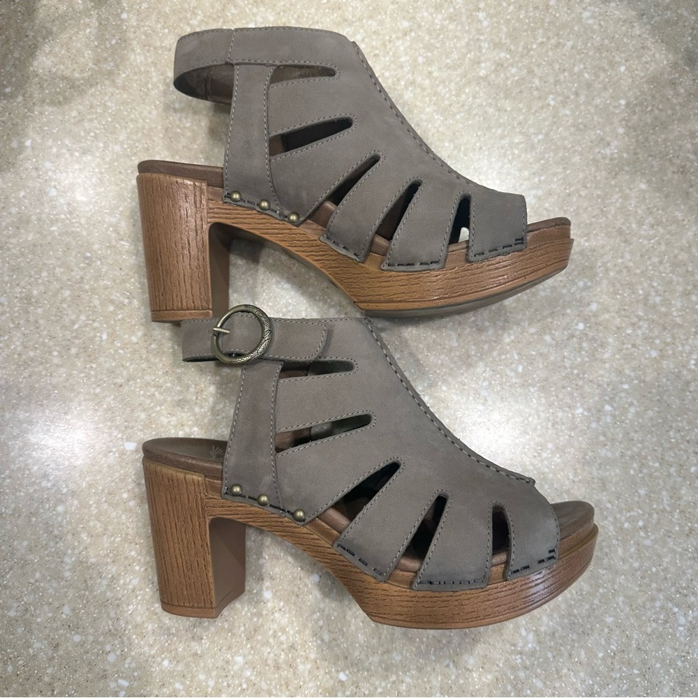 Dansko Demetra tan heels
